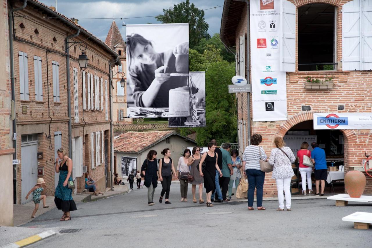 ¨Gîte du Café Suquet Giroussens Exterior foto
